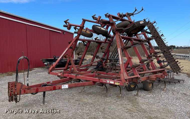 International Harvester 4600 field cultivator - DS5454