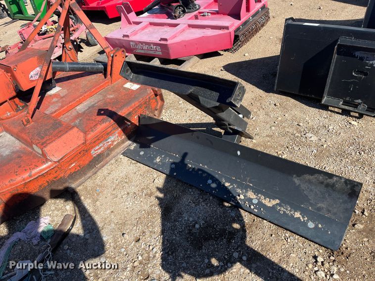 Mahindra  5' W blade - EI0648