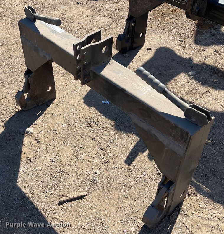 Mahindra  three point quick attach hitch - EI0655