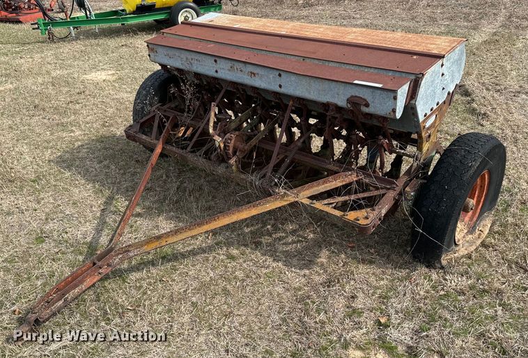 Case 742L seeder - EJ0242