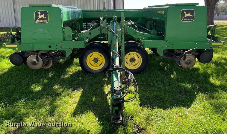 John Deere 455 grain drill - KV9818
