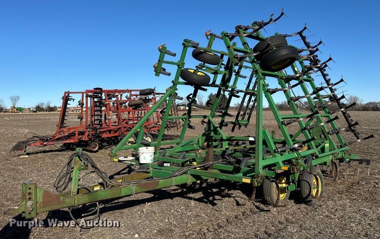 John Deere field cultivator - NF9388