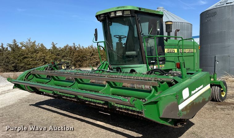 2001 John Deere 4890 SP swather / windrower - NJ9391