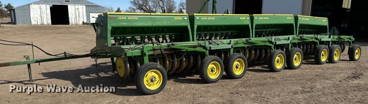 John Deere 9300 hoe grain drill - NU9465