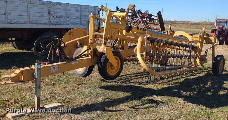 Vermeer R23A hay rake - NZ9325