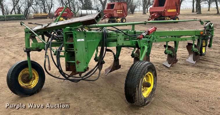 John Deere five bottom plow - OA9654