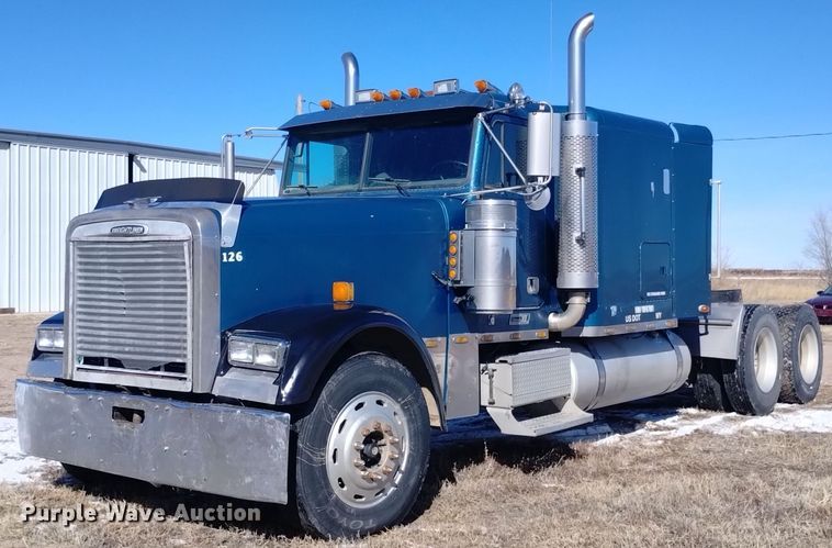 2000 Freightliner FLD Classic XL semi truck - DQ5994