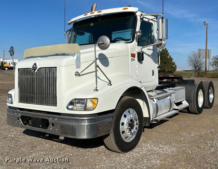 2006 International  9200i  semi truck - EG1211