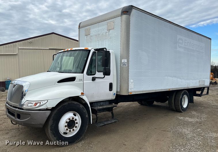 2006 International 4300 box truck - NM9274