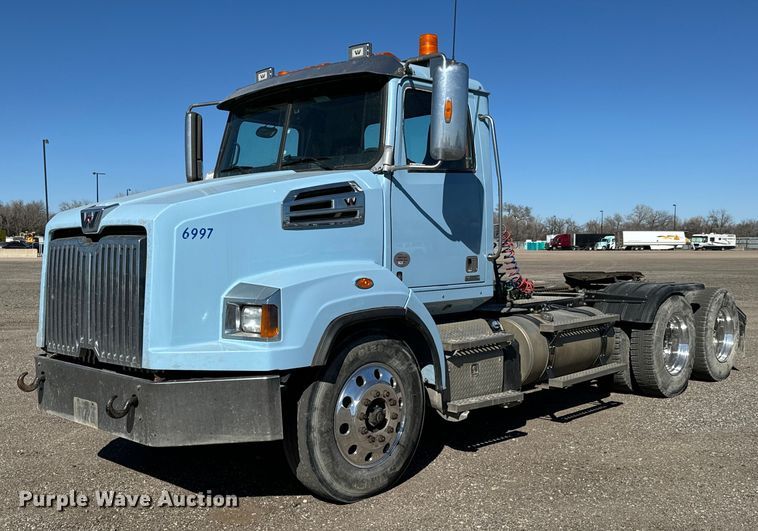 2019 Western Star 4700 SB semi truck - NU9421