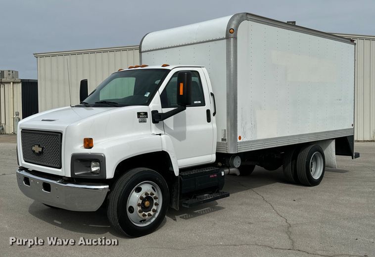 2009 Chevrolet C6500 box truck - OJ9580
