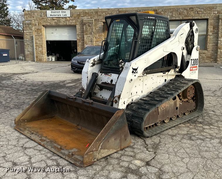 2009 Bobcat T300 tracked skid steer loader - DQ6248