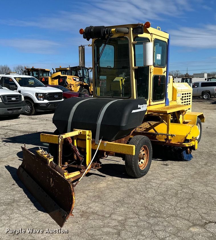 2007 Superior Broom DT80CT broom - DQ6250