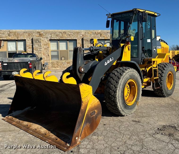 2005 John Deere 444J wheel loader - DQ6254