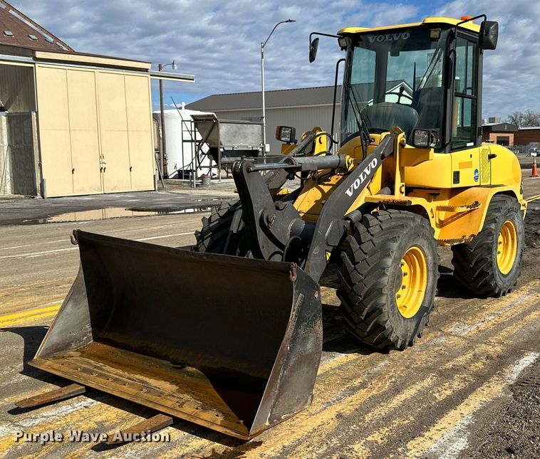 2005 Volvo L30B wheel loader - NJ9316