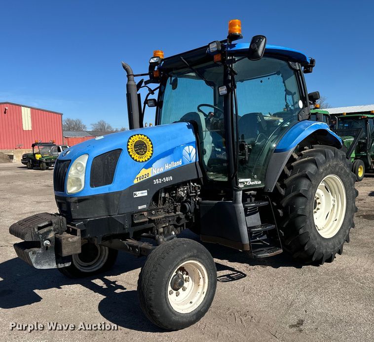 2008 New Holland T-6020 tractor - NU9375
