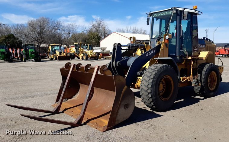 2005 John Deere 444J wheel loader - NU9379