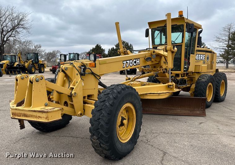 2001 John Deere 770CH motor grader - OA9525