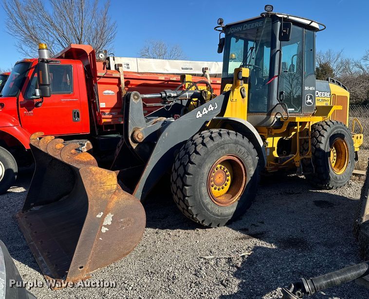 2005 John Deere 444J wheel loader - OJ9526