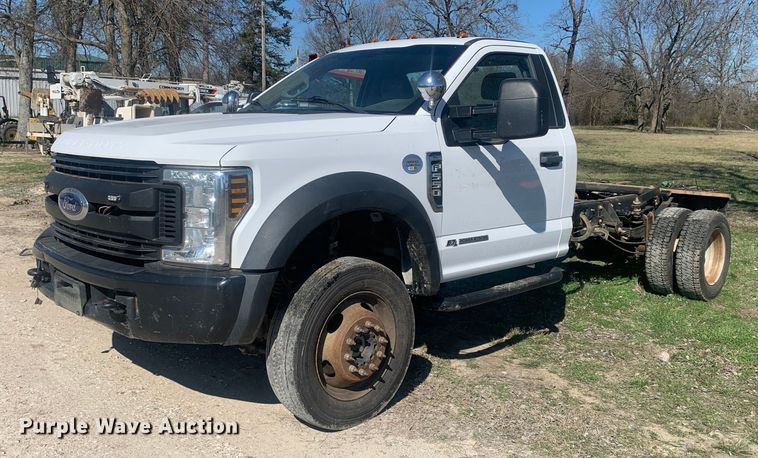 2019 Ford F550 truck cab and chassis - DM7760