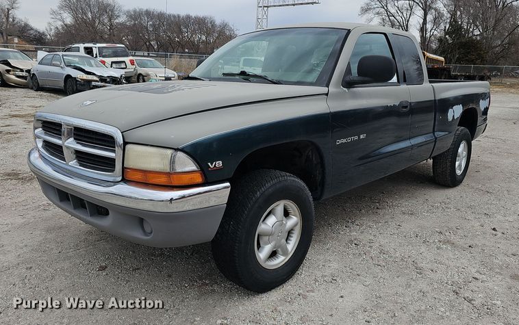 1997 Dodge Dakota SLT Club Cab pickup truck - DP0815