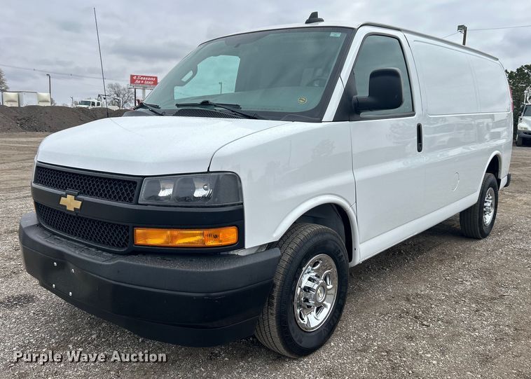 2021 Chevrolet  Express 2500 van - EG1270