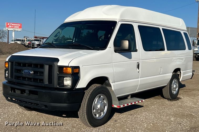 2012 Ford E250 Extended handicap accessible van - EG1280