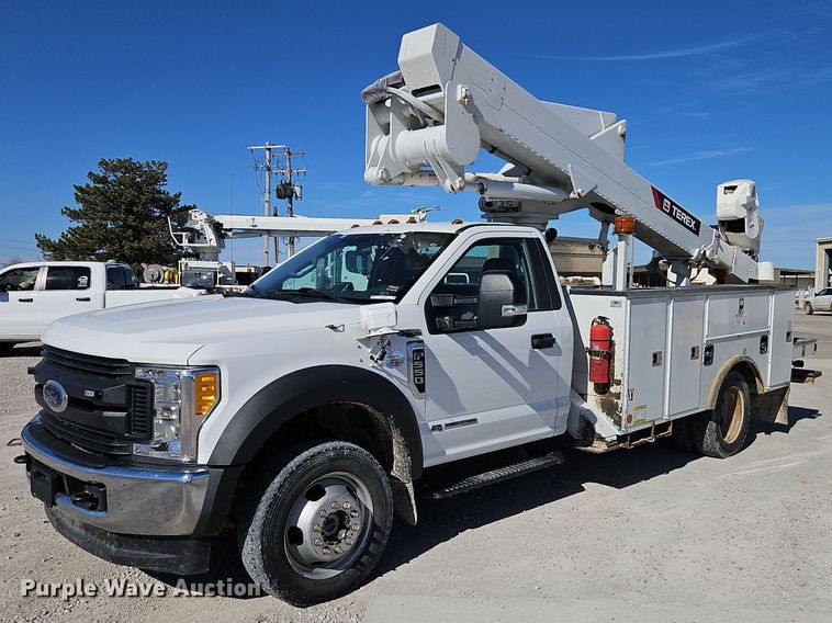 2017 Ford  F550 XL  bucket truck - EI3563