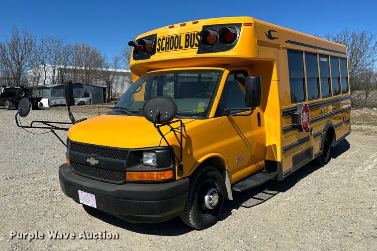 2012 Chevrolet  Express 4500 school bus - EJ0274