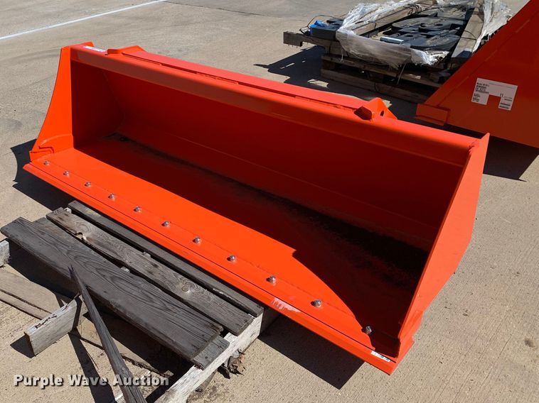 Kubota L2291 6' W loader bucket - KX9821