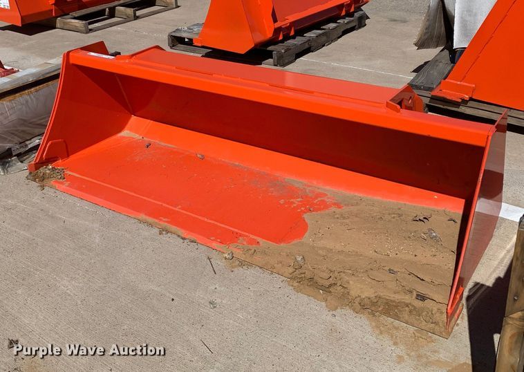 Kubota L2290 6' W loader bucket - KX9822