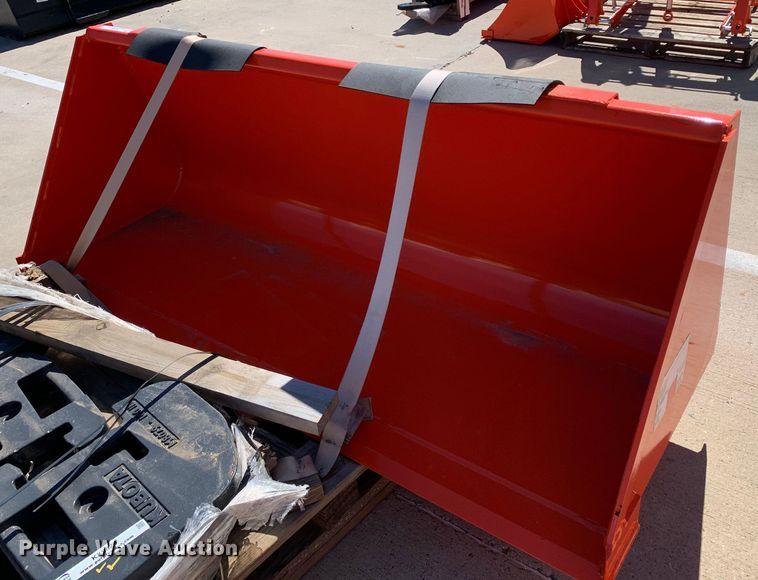 Kubota M1811 6' W loader bucket - KX9840