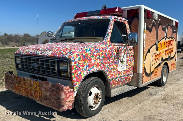 1984 Ford E350 delivery truck - NB9350