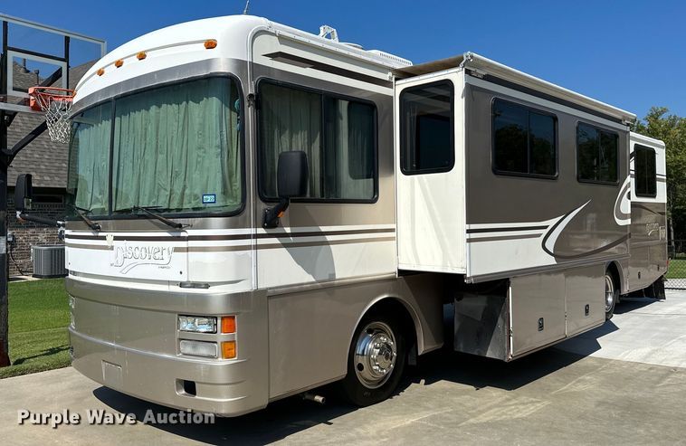 1999 Fleetwood Discovery  RV - NQ9354