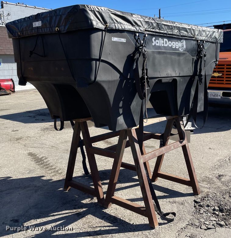SaltDogg SHPE2000 spreader - OG9803