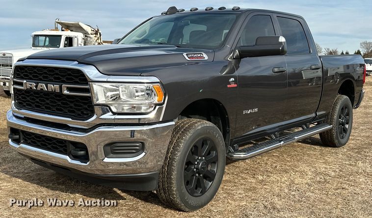 2020 Dodge Ram 2500 Crew Cab pickup truck - OM9819