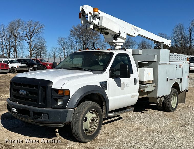 2008 Ford  F450 Super Duty XL bucket truck - OM9873