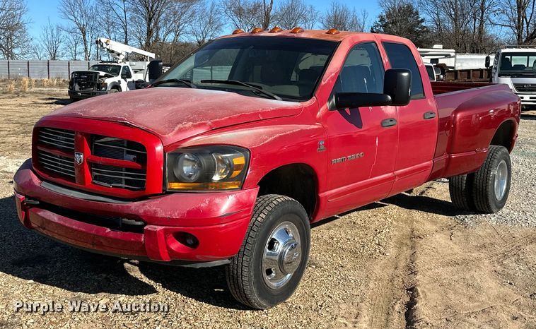 2006 Dodge Ram 3500 Quad Cab pickup truck - OM9886