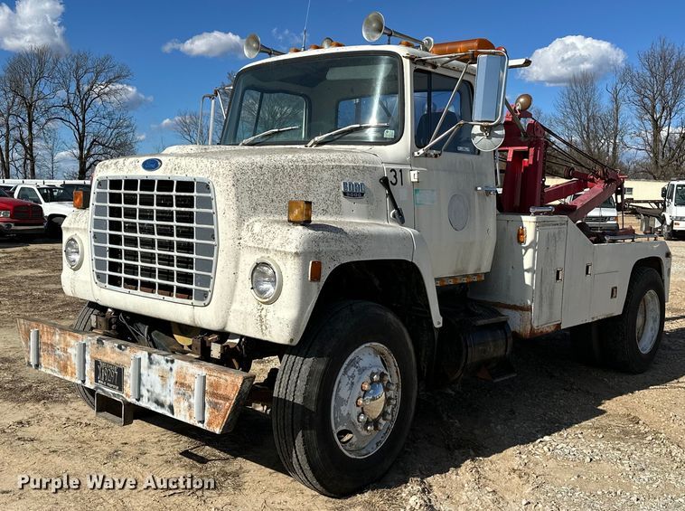1984 Ford 9000 tow truck - OM9894