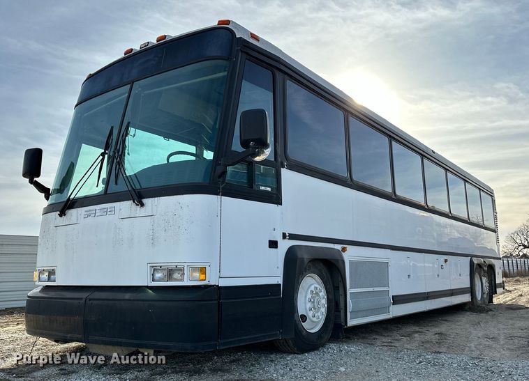 1992 Motor Coach Industries  102-C3 coach bus - OM9922