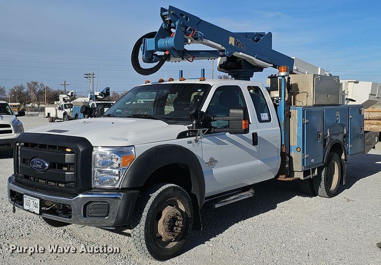 2015 Ford F550 Super Duty XL  bucket truck - DK0711