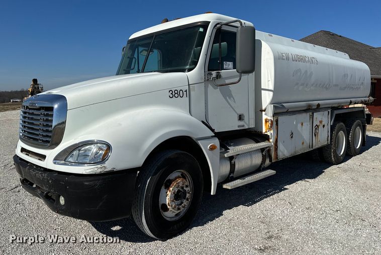 2007 Freightliner  Columbia fuel / lube truck - DL4365