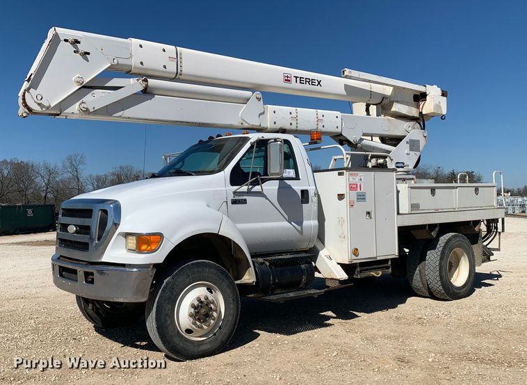 2007 Ford F750 Super Duty bucket truck - DM7763