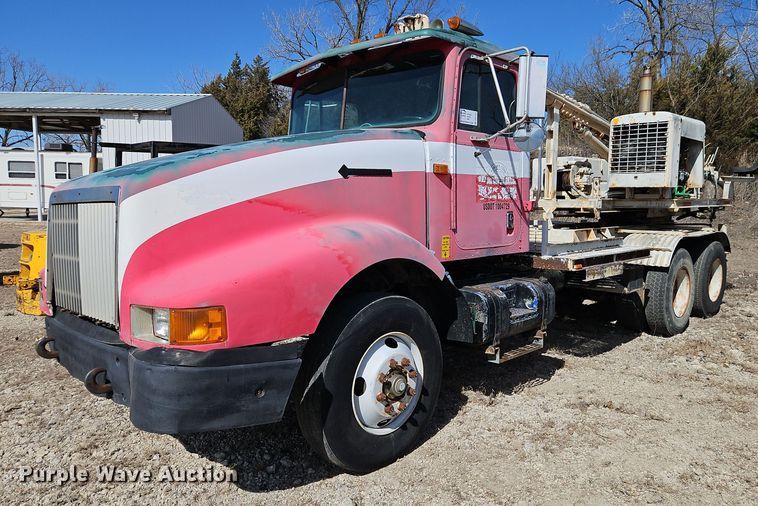 1993 International  9400 drilling rig truck - DN7242