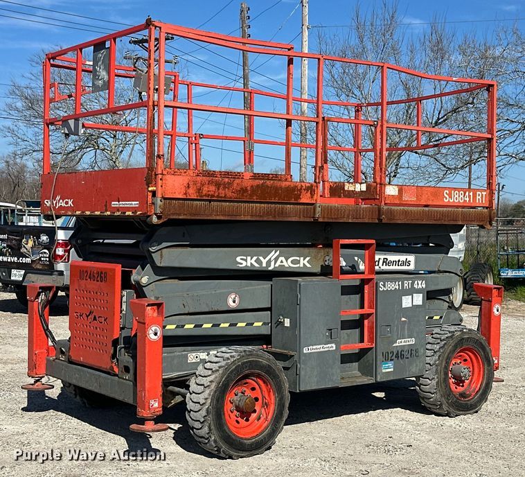 Skyjack 8841 Scissor or Vertical Lift For Sale | Purple Wave Auction