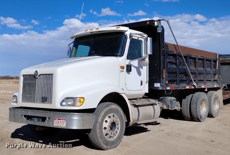 2005 International 9400i dump truck - DQ5971