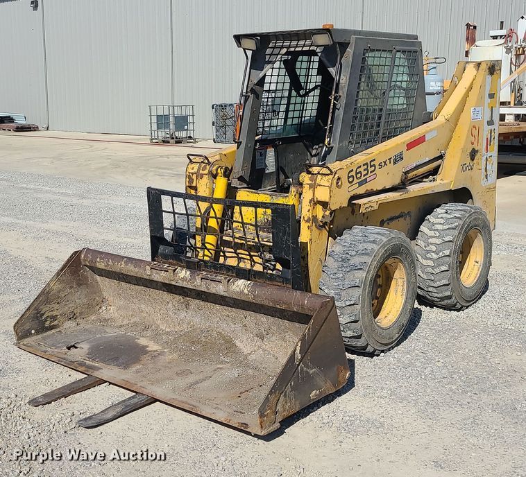 Gehl 6635SXT skid steer loader - DS7332