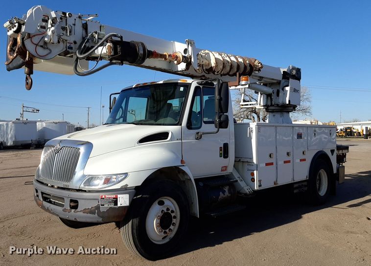 2008 International 4300 digger derrick truck - DV9846
