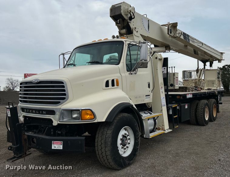 2006 Sterling L-Line crane truck - EG1263