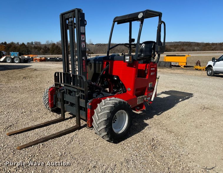 2006 Moffett M55 forklift - EH6548